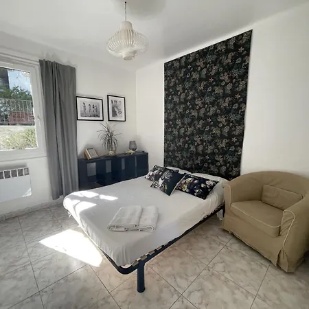 Ey - Waterfront With A View Hébergement de vacances