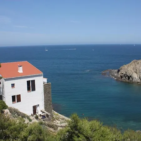 Ey - Waterfront With A View *